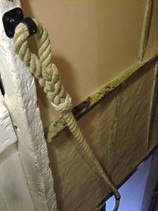 Rope handrail in situ Rope handrail in situ